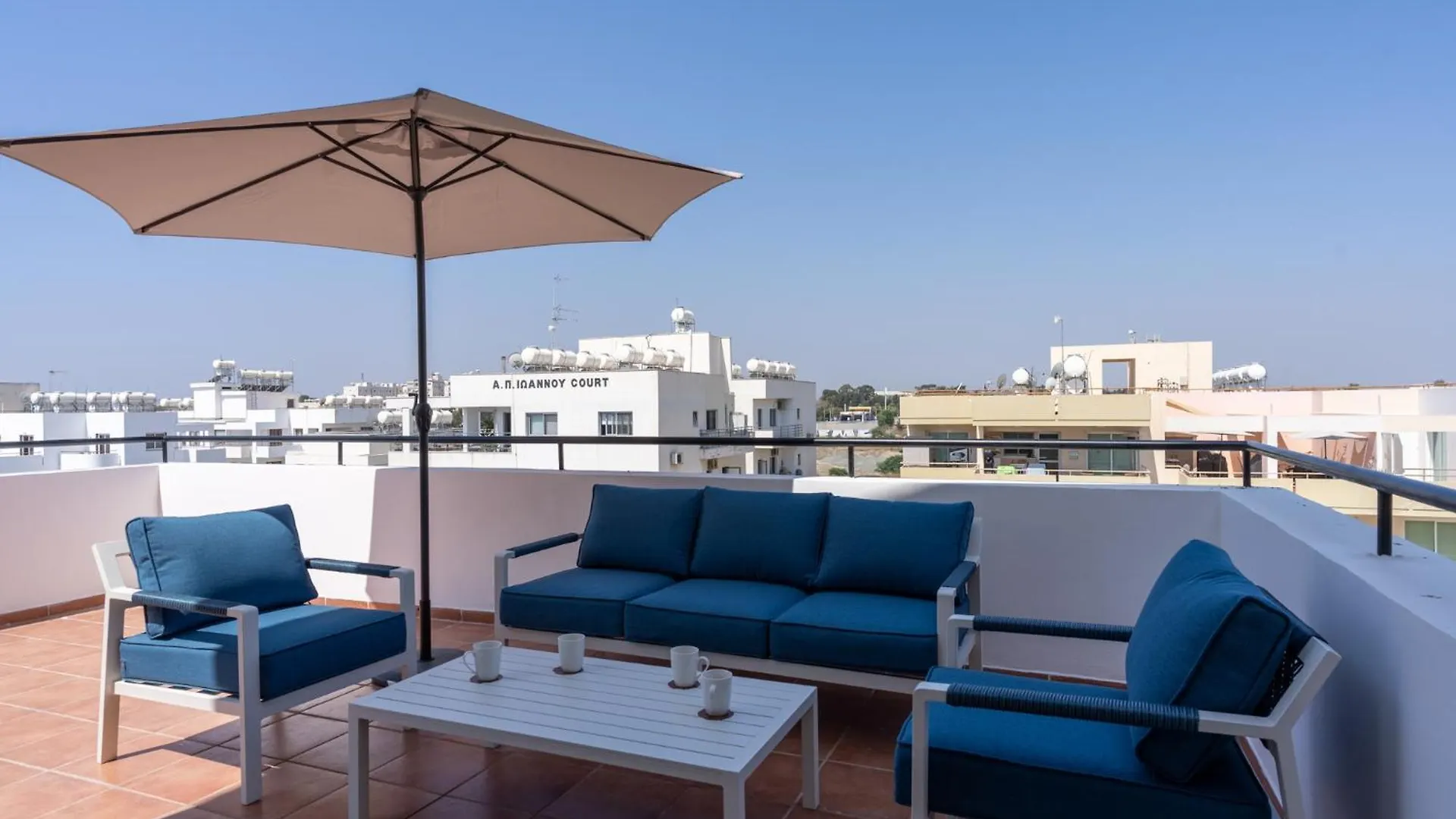 Chloris 3- Bedroom Apartment W/Pool In Larnaca 0*,