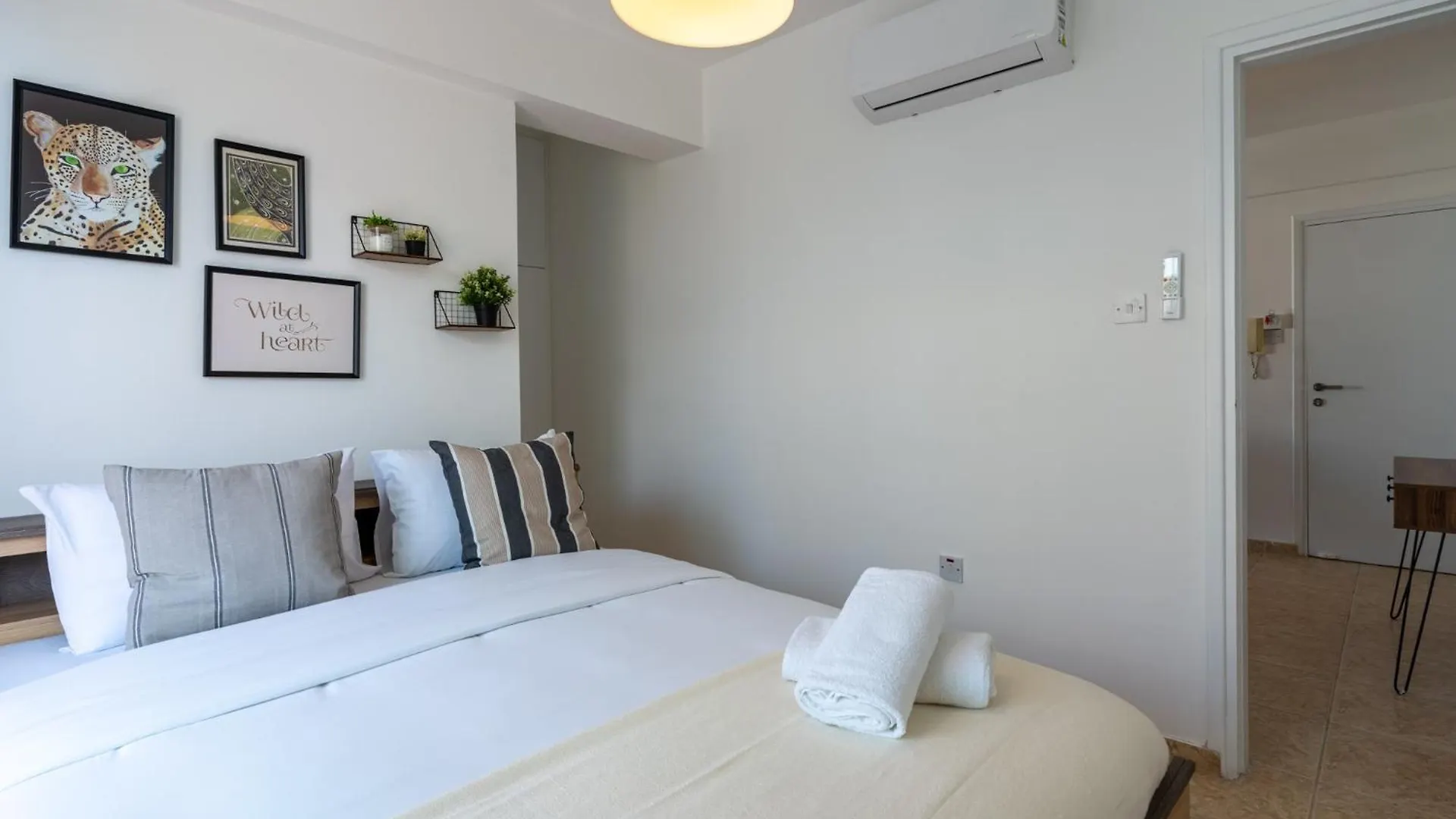Chloris 3- Bedroom Apartment W/Pool In Larnaca