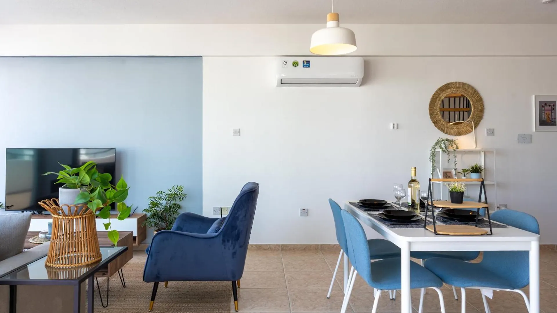 Chloris 3- Bedroom Apartment W/Pool In Larnaca Cyprus