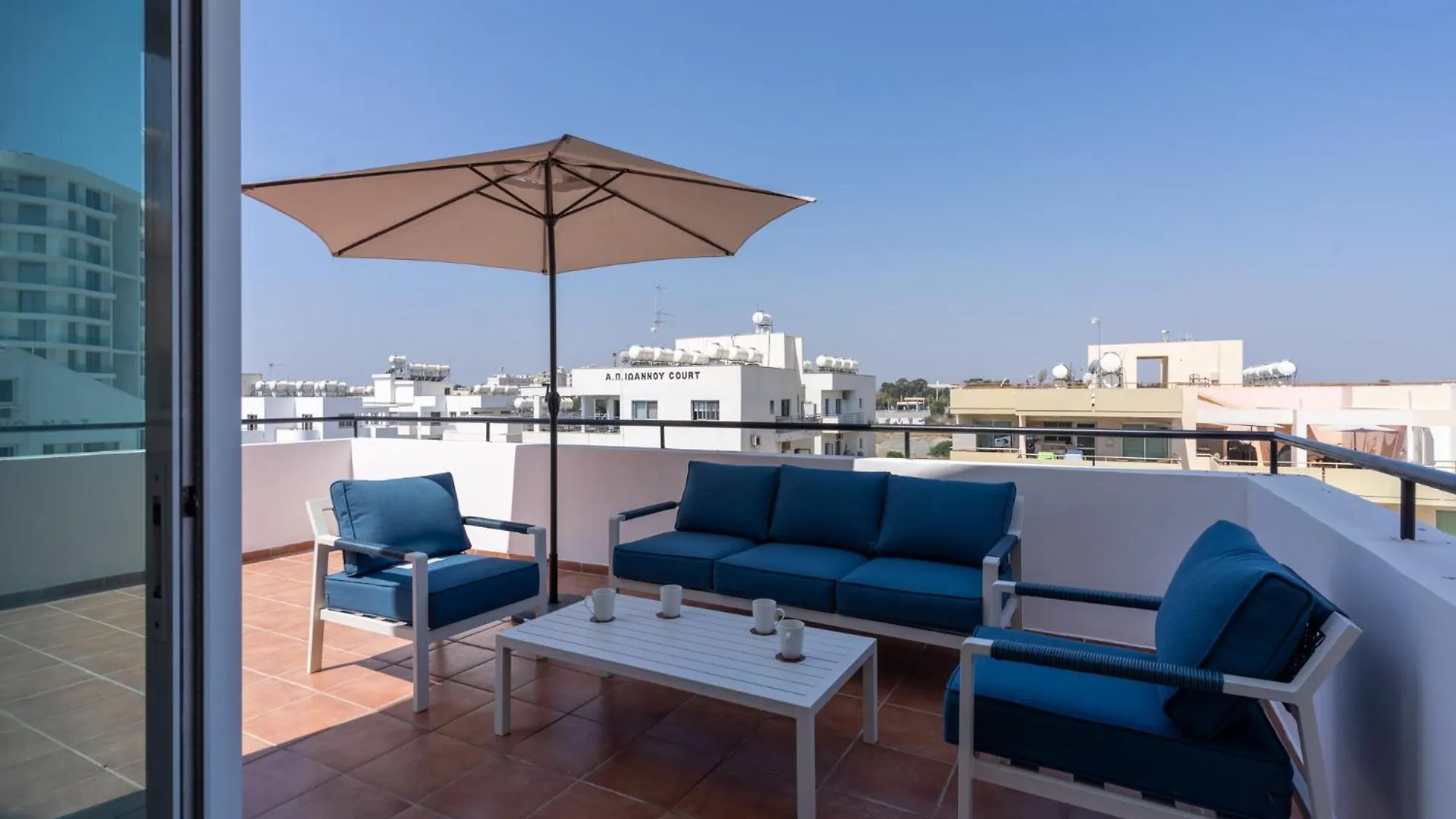 Chloris 3- Bedroom Apartment W/Pool In Larnaca
