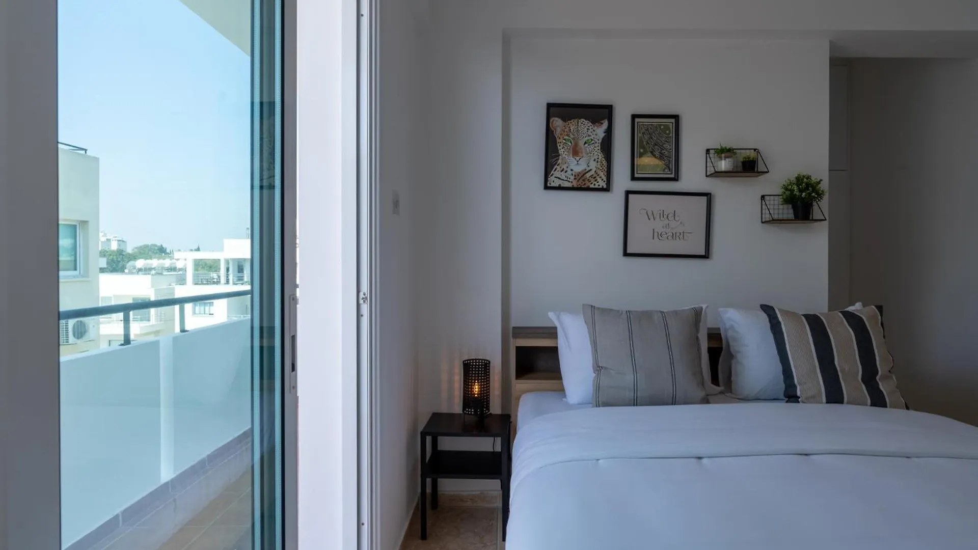Chloris 3- Bedroom Apartment W/Pool In Larnaca Cyprus