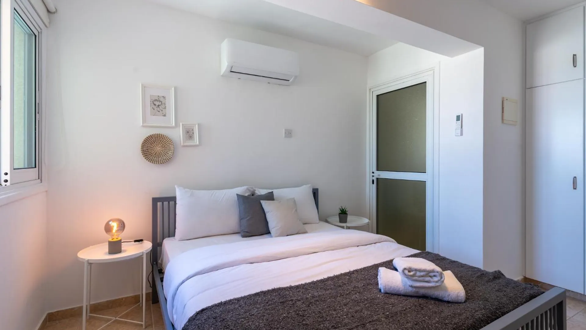 Chloris 3- Bedroom Apartment W/Pool In Larnaca